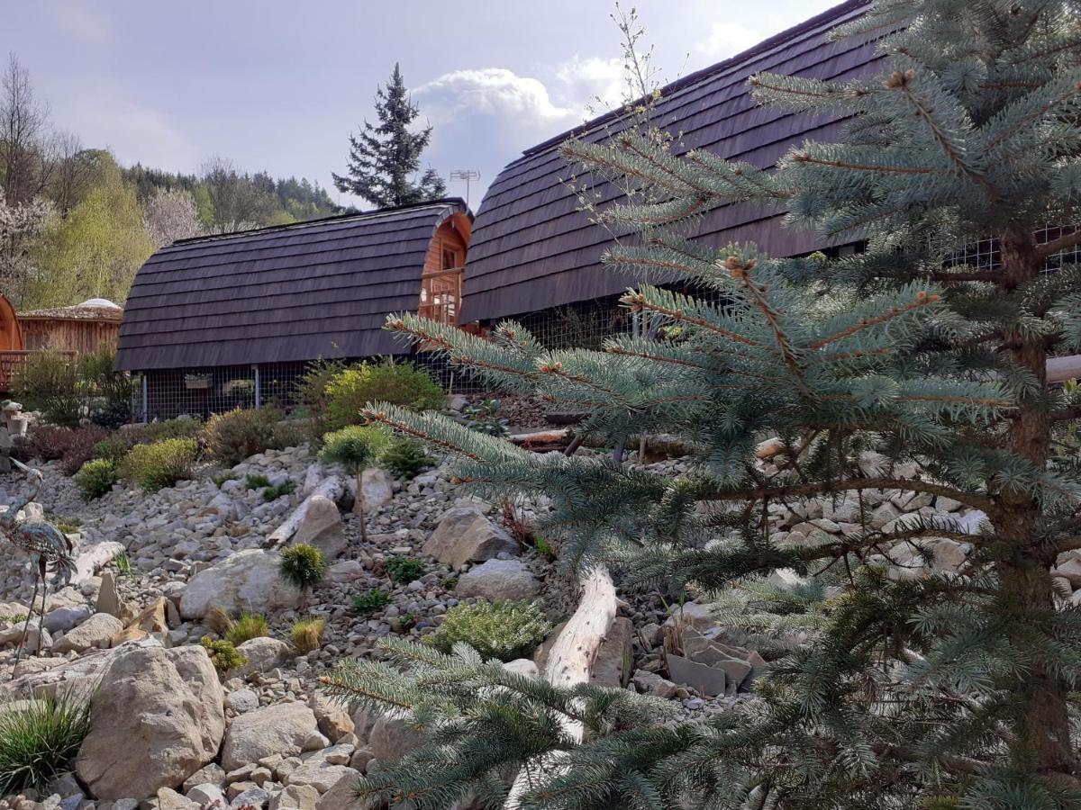 Penzion V Hluboke A Department Glamp Vsetín Exterior photo